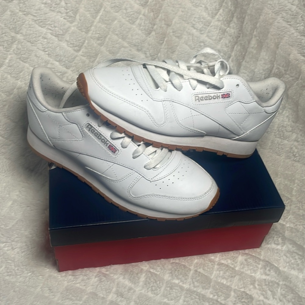 White casual classic leather shoes